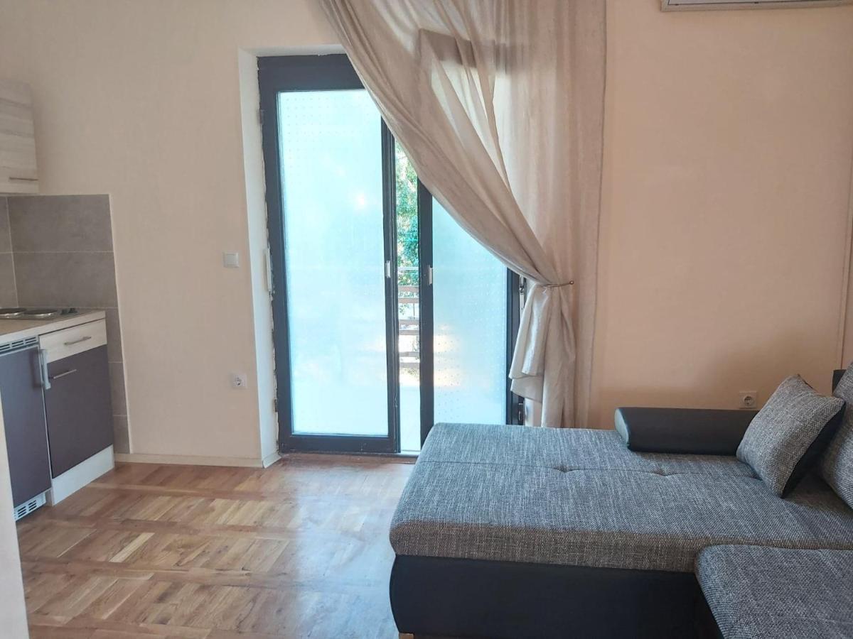 Apartmani Svitlana Sukosan Exterior photo